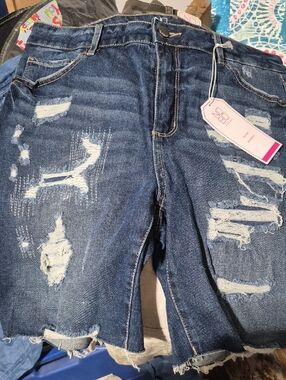 No Boundaries Distressed Dark Blue Cropped Denim Shorts